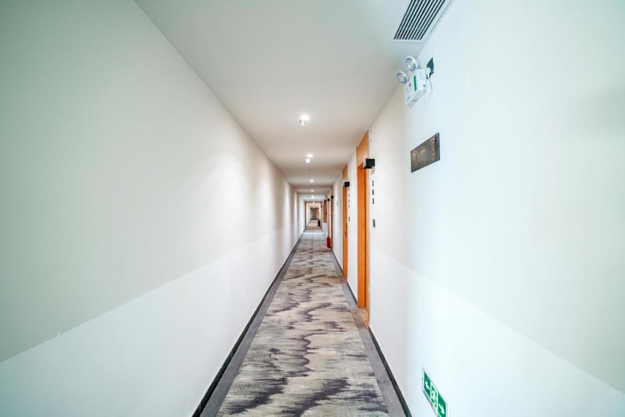 Felice Hotel-Guangzhou Baiyun International Airport Renhe Metro Station Branch 広州 エクステリア 写真