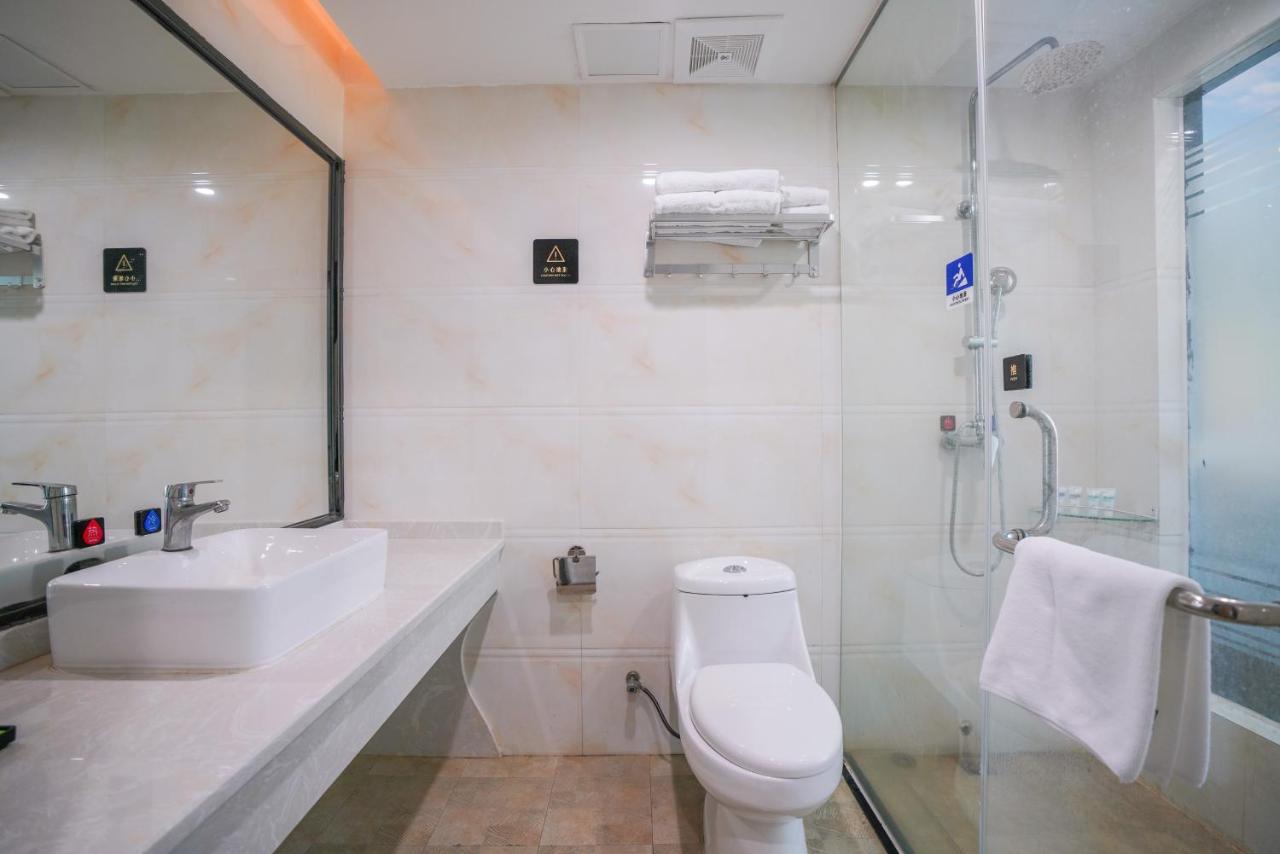 Felice Hotel-Guangzhou Baiyun International Airport Renhe Metro Station Branch 広州 エクステリア 写真