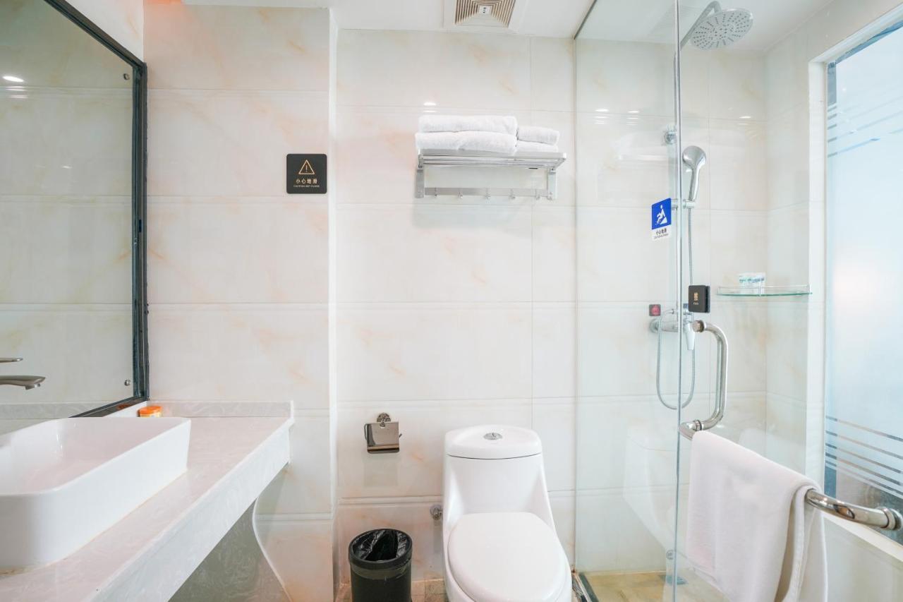 Felice Hotel-Guangzhou Baiyun International Airport Renhe Metro Station Branch 広州 エクステリア 写真