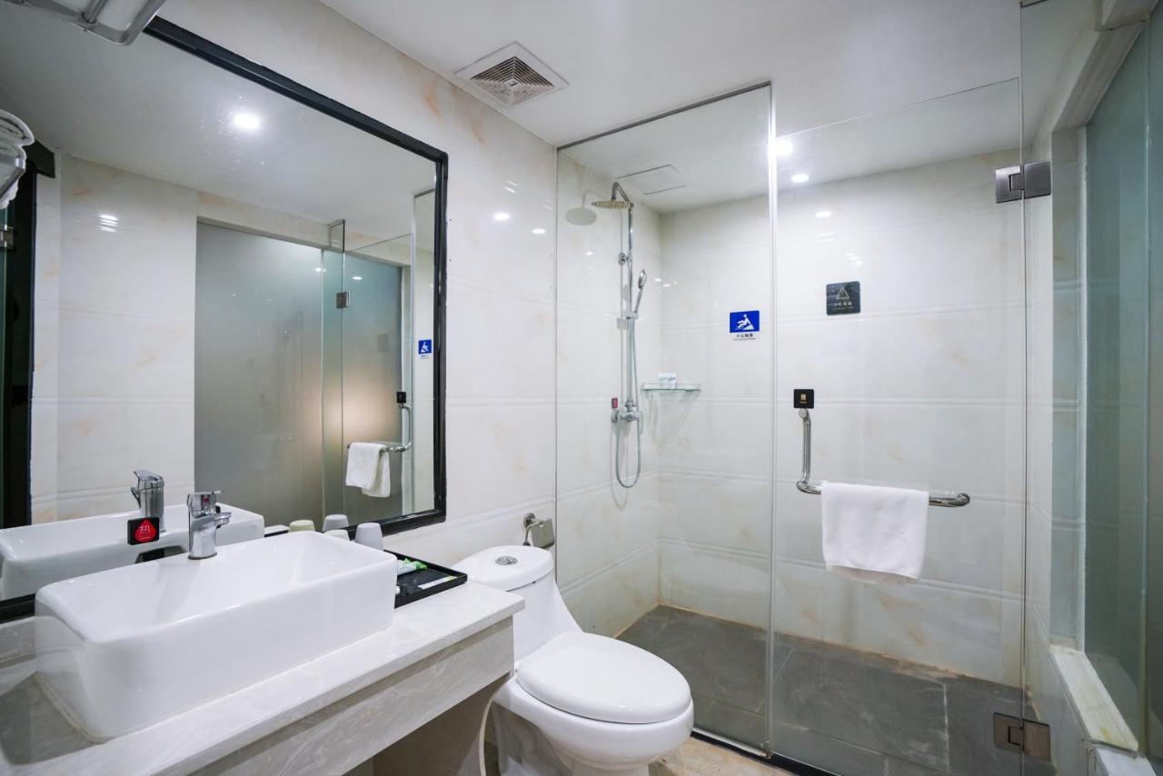 Felice Hotel-Guangzhou Baiyun International Airport Renhe Metro Station Branch 広州 エクステリア 写真