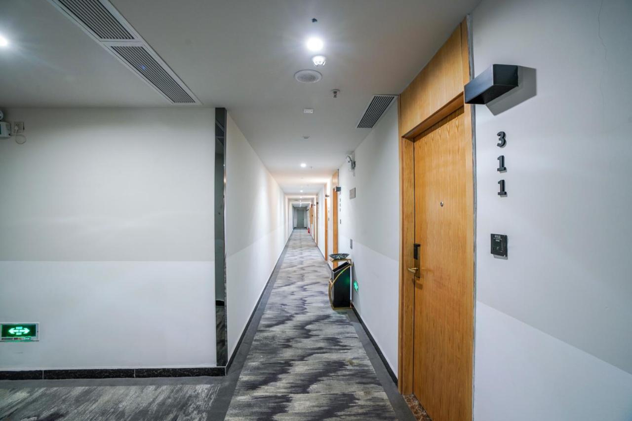 Felice Hotel-Guangzhou Baiyun International Airport Renhe Metro Station Branch 広州 エクステリア 写真