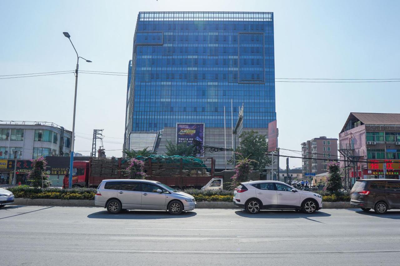 Felice Hotel-Guangzhou Baiyun International Airport Renhe Metro Station Branch 広州 エクステリア 写真